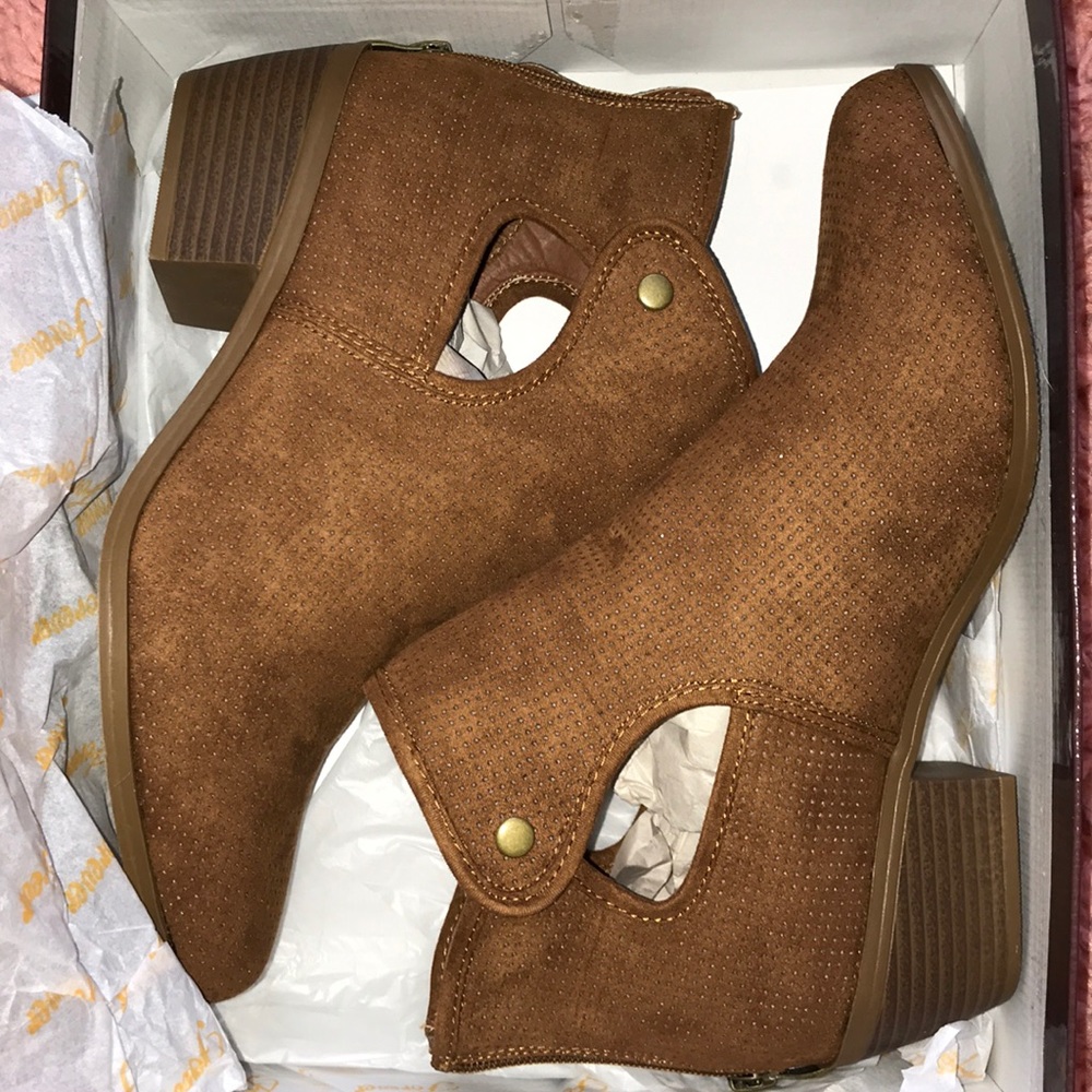 BNWT Women’s Booties